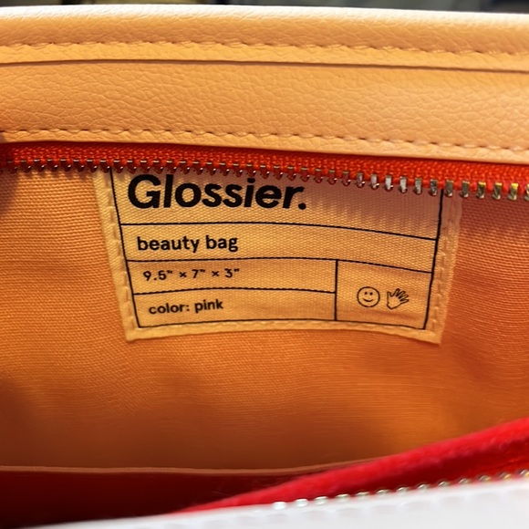 Glossier makeup bag - Picture 2 of 3